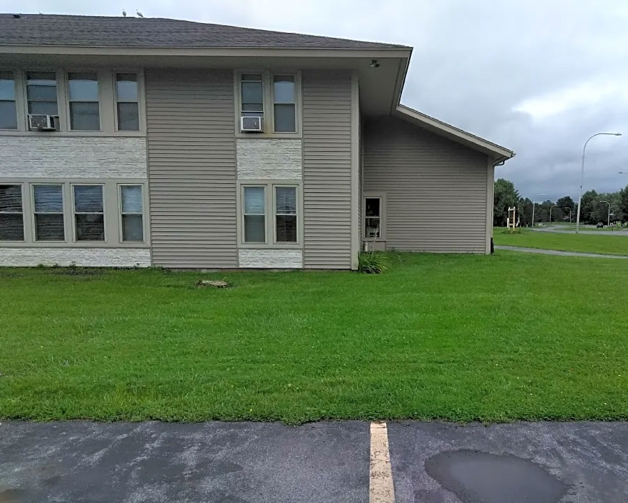 Country Club Apartments