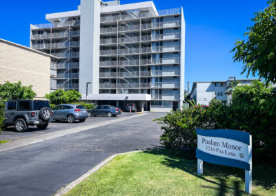 Pualani Manor